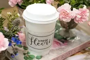 Photo showing Le Petit Cafe Fleuri