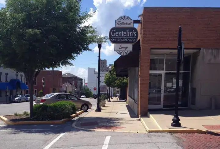 Photo showing Gentelin's On Broadway