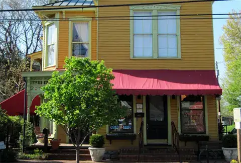 Photo showing Stella's Kentucky Deli