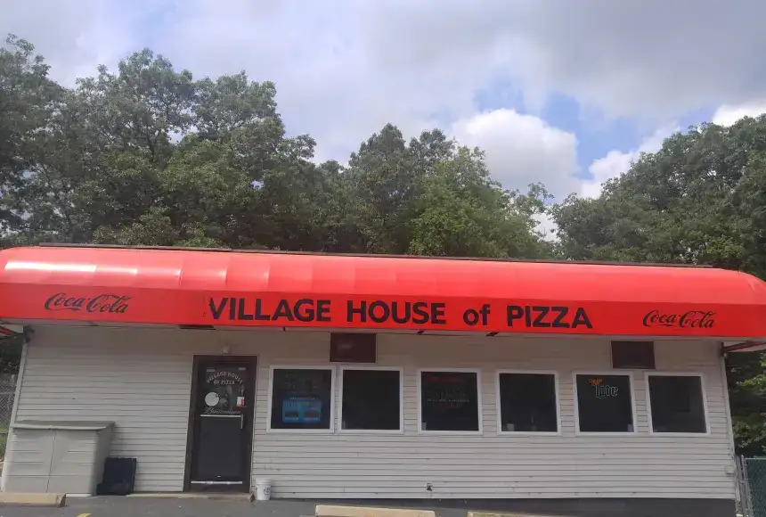 Photo showing Village House Of Pizza