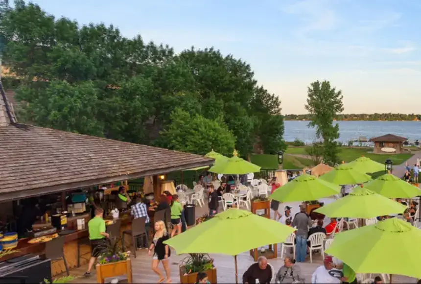 Photo showing Deck Bar At Arrowwood Resort