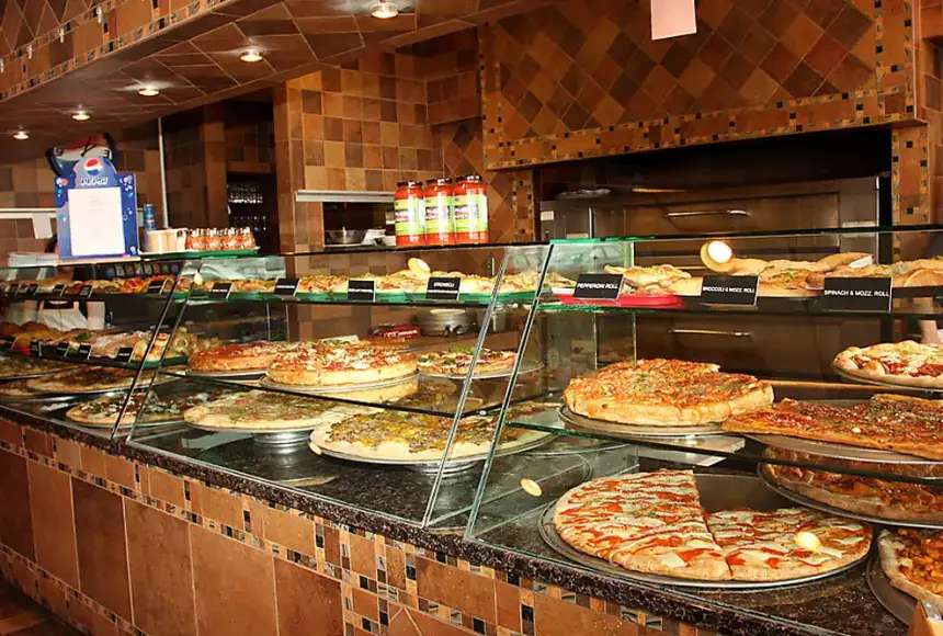 Photo showing Maurizios Pizzeria & Italian