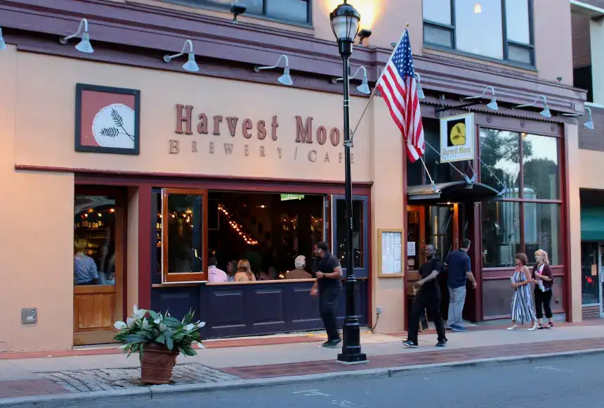 Photo showing Harvest Moon Brewery & Cafe