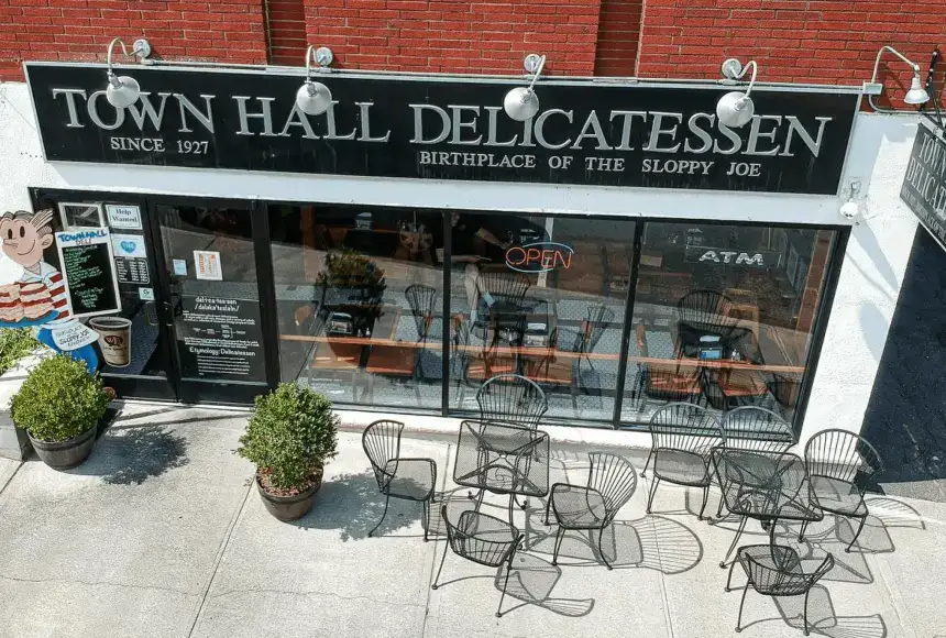 Photo showing Town Hall Delicatessen
