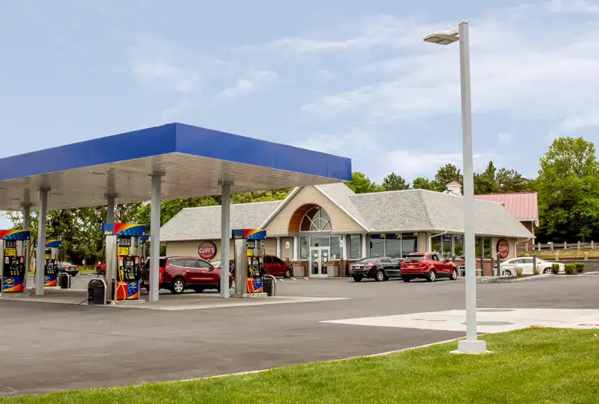 Photo showing Cliff’s Local Market