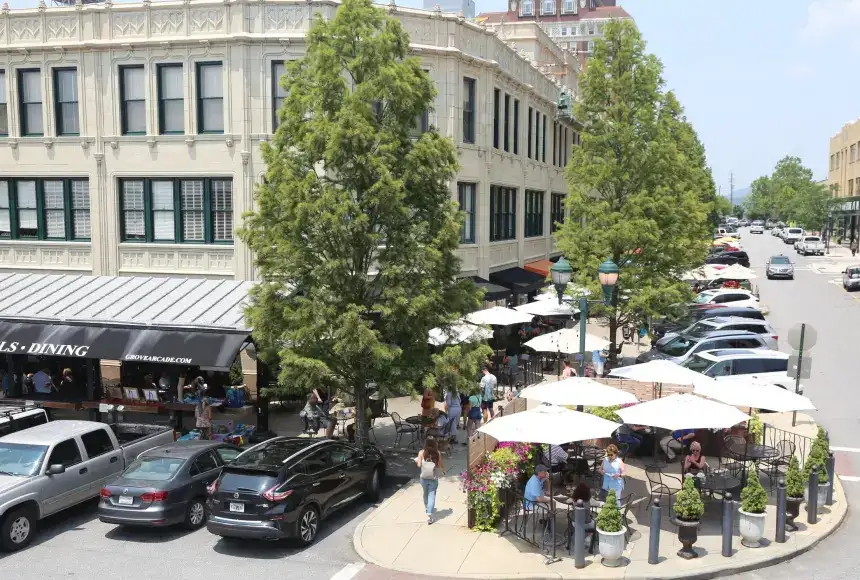 Photo showing Carmel’s Restaurant And Bar