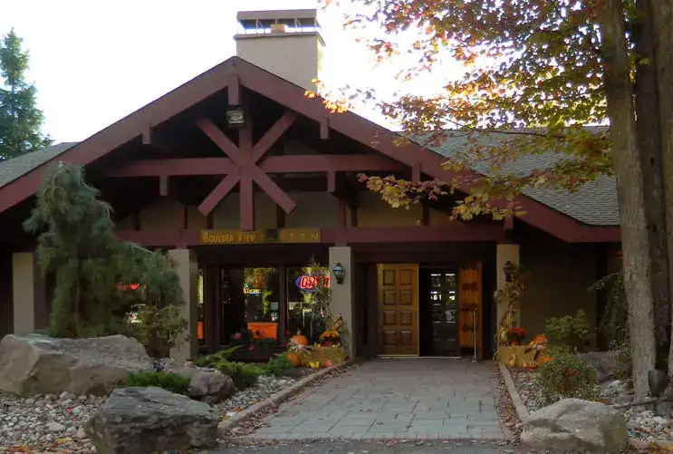 Photo showing Boulder View Tavern