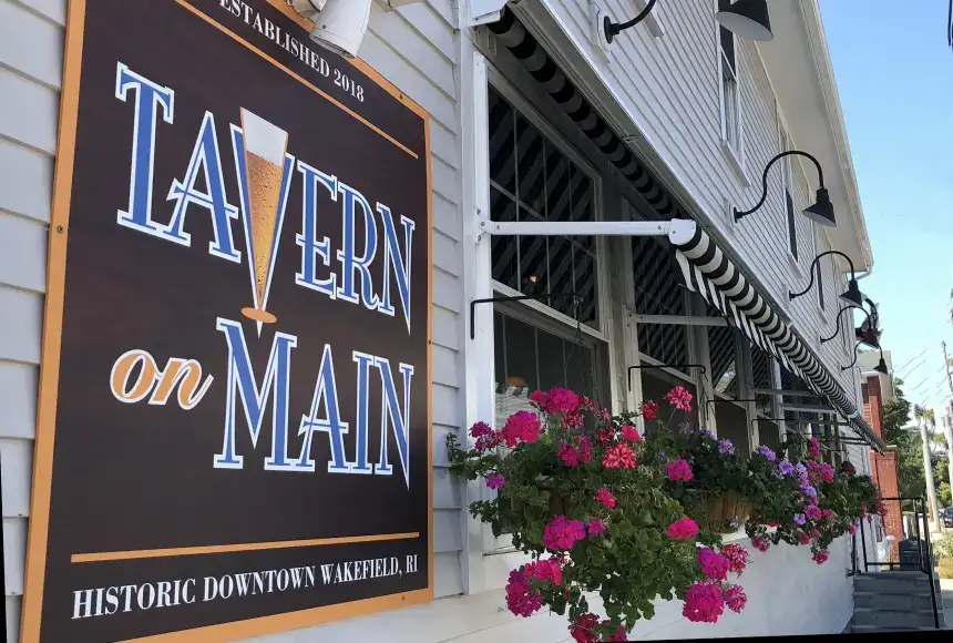 Photo showing Tavern on Main