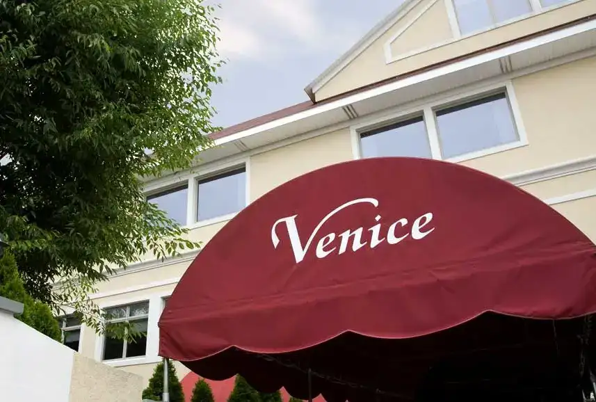 Photo showing Venice Restaurant & Lounge