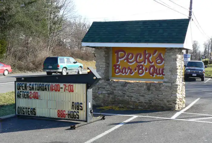 Photo showing Peck's Bar B Que